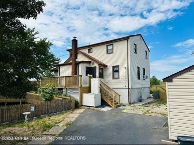 Beach Home Sale Pending in Keansburg, New Jersey