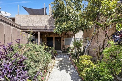 Beach Condo For Sale in Signal Hill, California