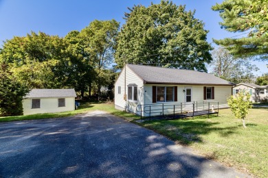 Beach Home For Sale in Waterford, Connecticut