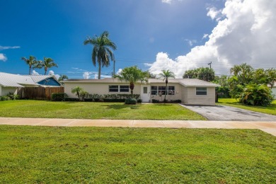 Beach Home For Sale in North Palm Beach, Florida