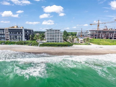 Beach Condo For Sale in Hillsboro Beach, Florida