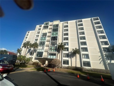 Beach Condo For Sale in Clearwater Beach, Florida