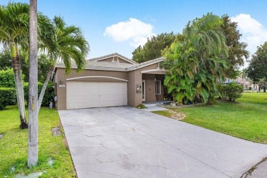 Beach Home For Sale in Deerfield Beach, Florida