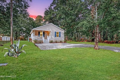 Beach Home For Sale in Ocean Springs, Mississippi