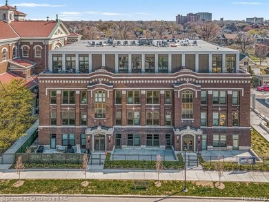 Beach Condo For Sale in Detroit, Michigan
