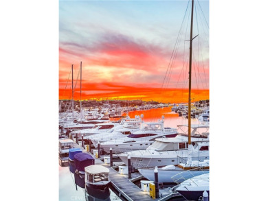 Beach Condo For Sale in Corona Del Mar, California