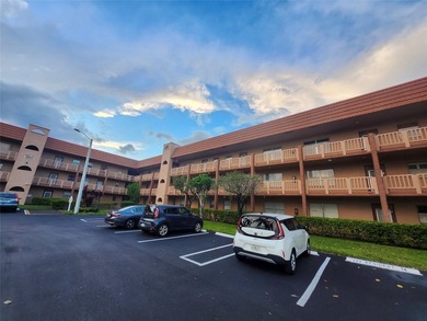 Beach Condo For Sale in Sunrise, Florida