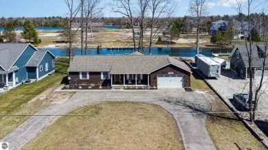 Beach Home For Sale in Oscoda, Michigan