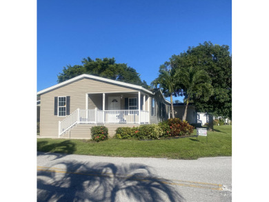 Beach Home For Sale in Palm Beach Gardens, Florida