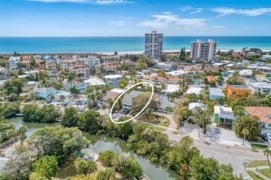Beach Townhome/Townhouse For Sale in Sarasota, Florida