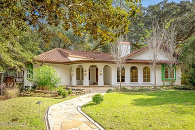 Beach Home For Sale in Ocean Springs, Mississippi