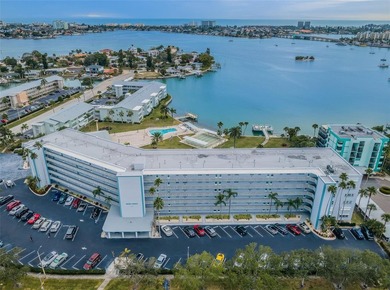 Beach Condo For Sale in South Pasadena, Florida