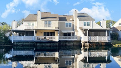 Beach Townhome/Townhouse Active Under Contract in Jacksonville, Florida