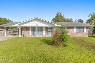 Beach Home Sale Pending in Gulfport, Mississippi