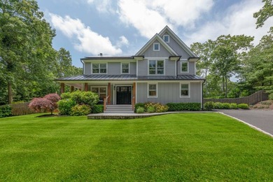 Beach Home For Sale in Hampton Bays, New York