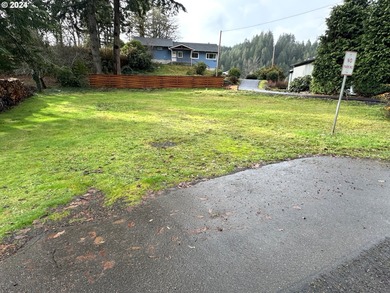 Beach Lot For Sale in Mapleton, Oregon