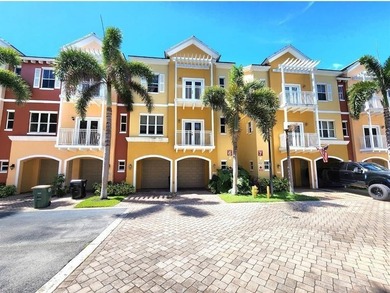 Beach Townhome/Townhouse For Sale in Lighthouse Point, Florida