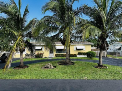 Beach Home For Sale in West Palm Beach, Florida