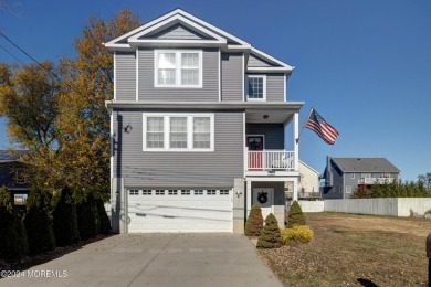 Beach Home For Sale in Union Beach, New Jersey