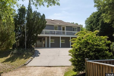 Beach Home For Sale in Southern Shores, North Carolina