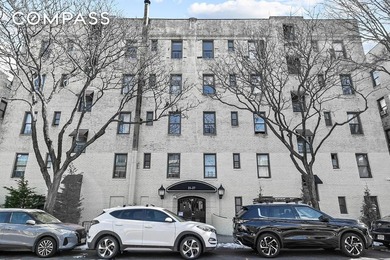Beach Condo For Sale in Queens, New York
