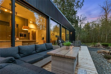 Beach Home For Sale in Courtenay, British Columbia