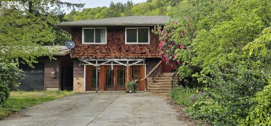 Beach Home For Sale in Coos Bay, Oregon