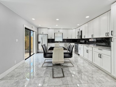 Beach Townhome/Townhouse For Sale in Boca Raton, Florida