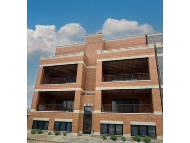 Beach Condo Active Under Contract in Chicago, Illinois