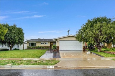 Beach Home Sale Pending in Costa Mesa, California