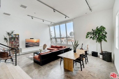 Beach Condo For Sale in Venice, California