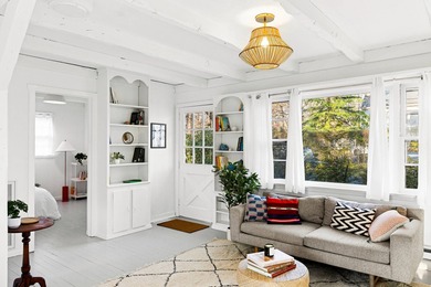 Beach Home For Sale in East Hampton, New York