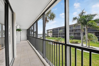Beach Condo Sale Pending in Boynton Beach, Florida