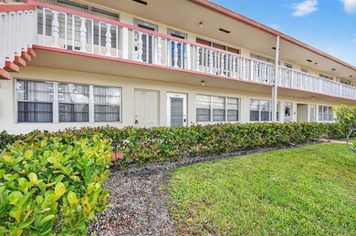 Beach Condo For Sale in West Palm Beach, Florida