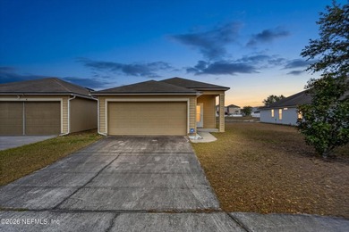 Beach Townhome/Townhouse Active Under Contract in Jacksonville, Florida