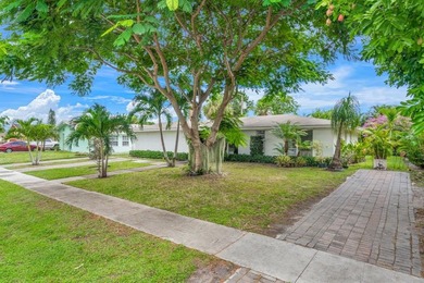 Beach Home Active Under Contract in West Palm Beach, Florida
