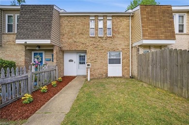 Beach Townhome/Townhouse For Sale in Virginia Beach, Virginia