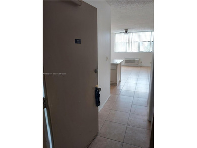 Beach Condo For Sale in Coral Springs, Florida