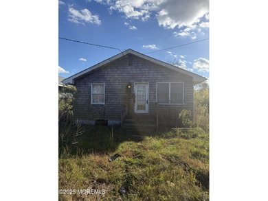 Beach Home For Sale in Toms River, New Jersey