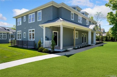 Beach Condo For Sale in Westhampton, New York