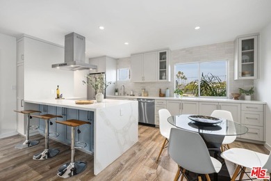 Beach Condo For Sale in Santa Monica, California