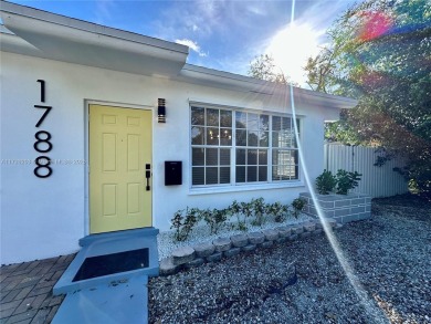 Beach Townhome/Townhouse For Sale in North Miami Beach, Florida