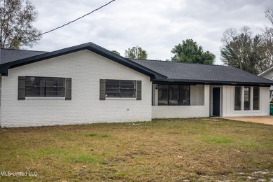 Beach Home For Sale in Biloxi, Mississippi