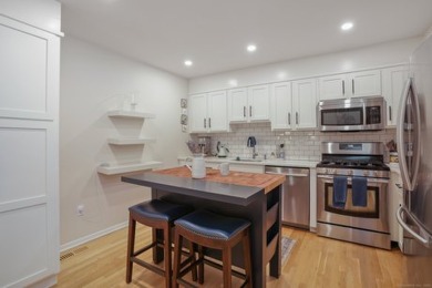 Beach Condo For Sale in Norwalk, Connecticut