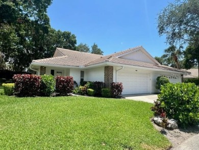 Beach Home For Sale in Bradenton, Florida