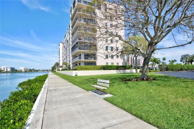 Beach Condo For Sale in South Pasadena, Florida