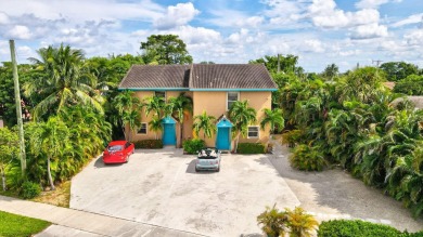 Beach Townhome/Townhouse For Sale in Boynton Beach, Florida