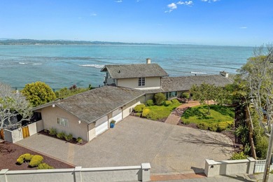 Beach Home For Sale in Santa Cruz, California