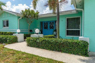 Beach Home For Sale in Palm Beach Gardens, Florida