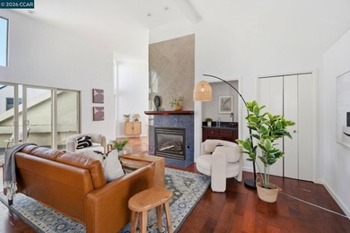 Beach Condo For Sale in Alameda, California